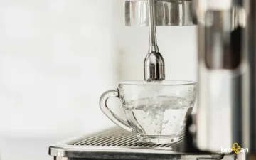 Ako udržiavať nádoby na vodu v kávovaroch: Rady, tipy a produkty pre dlhodobú čistotu